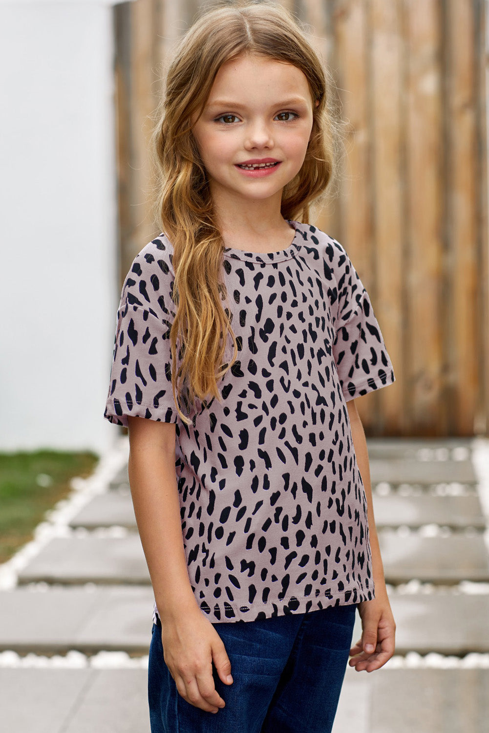 Camiseta de hombros caídos con estampado de leopardo para niñas