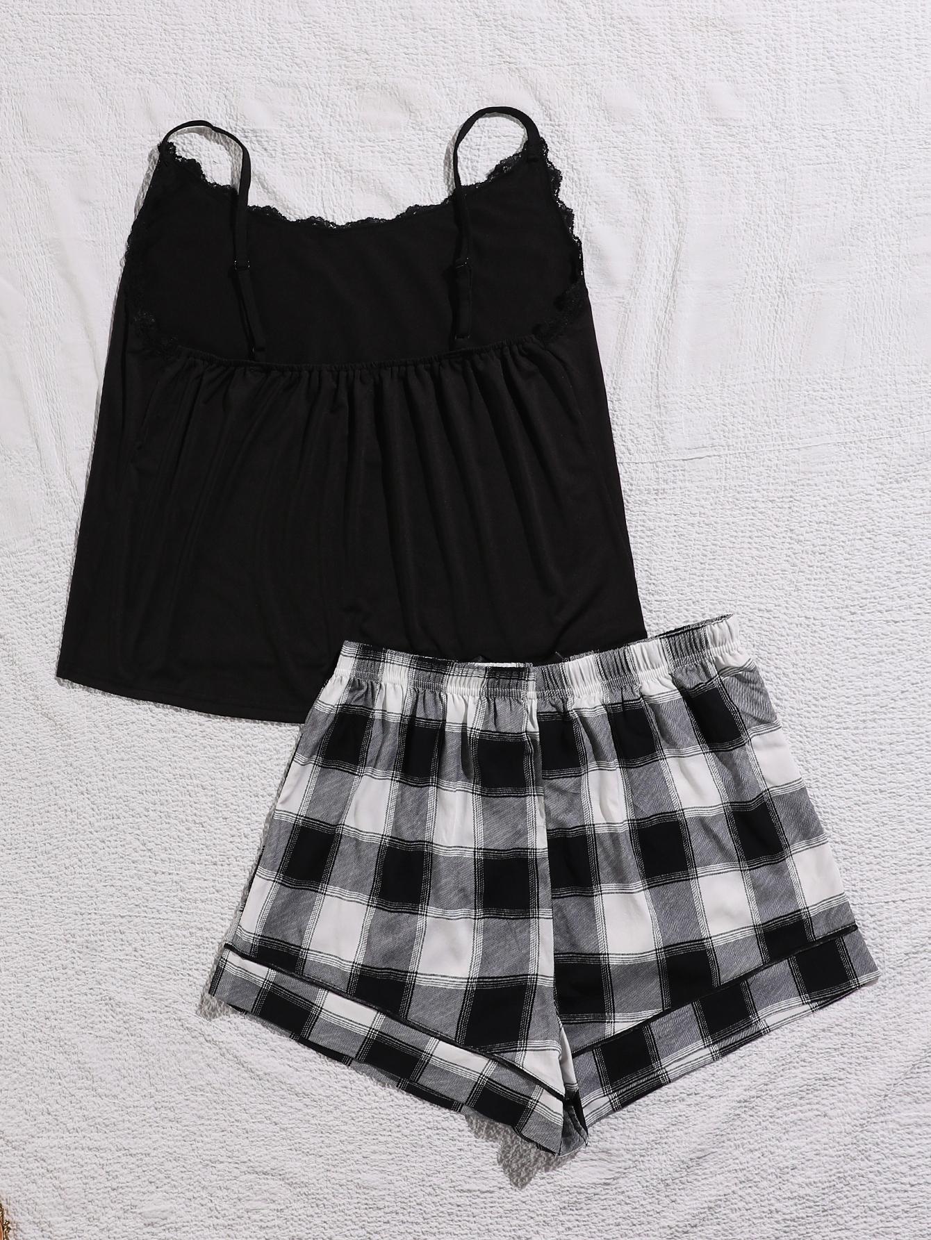 Conjunto de pijama de tirantes con cuello redondo y ribete de encaje de talla grande y pantalones cortos estampados