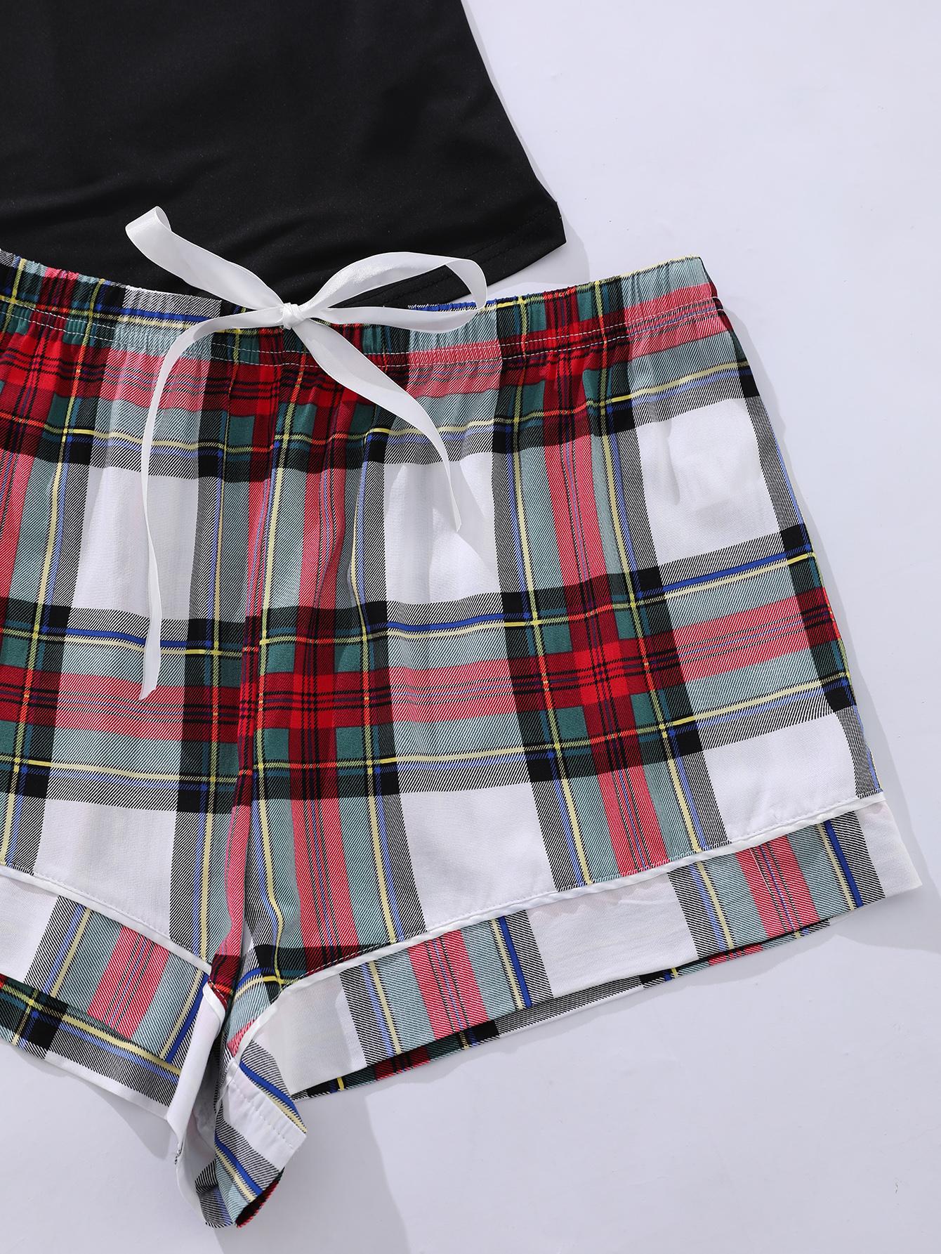 Conjunto de pijama de tirantes con cuello redondo y ribete de encaje de talla grande y pantalones cortos estampados