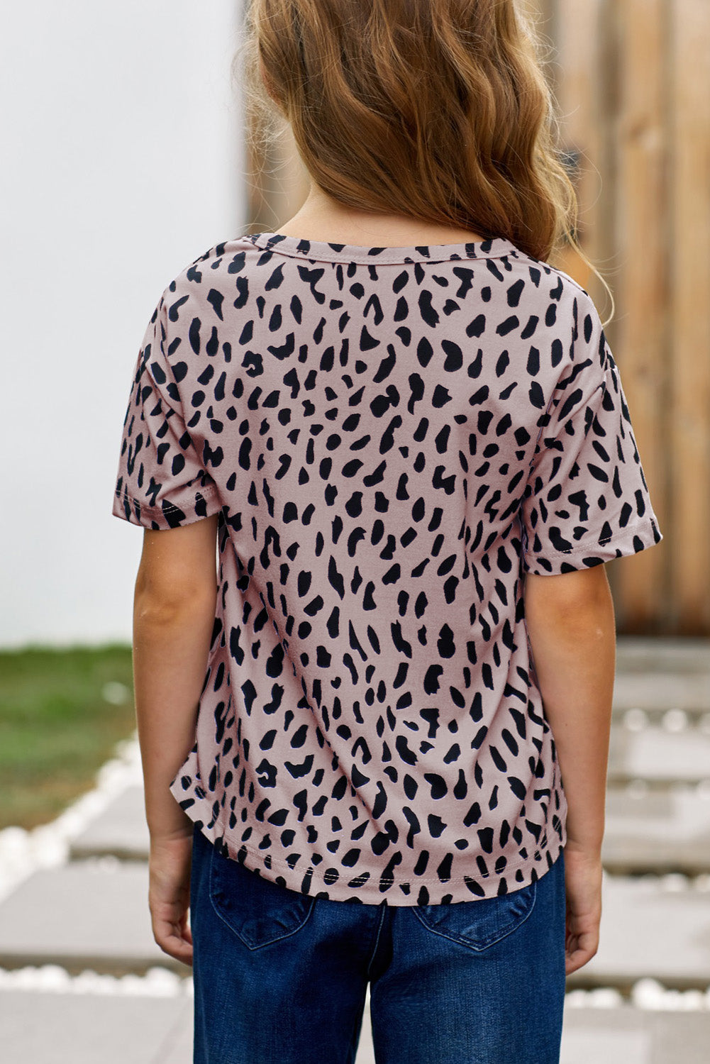 Camiseta de hombros caídos con estampado de leopardo para niñas