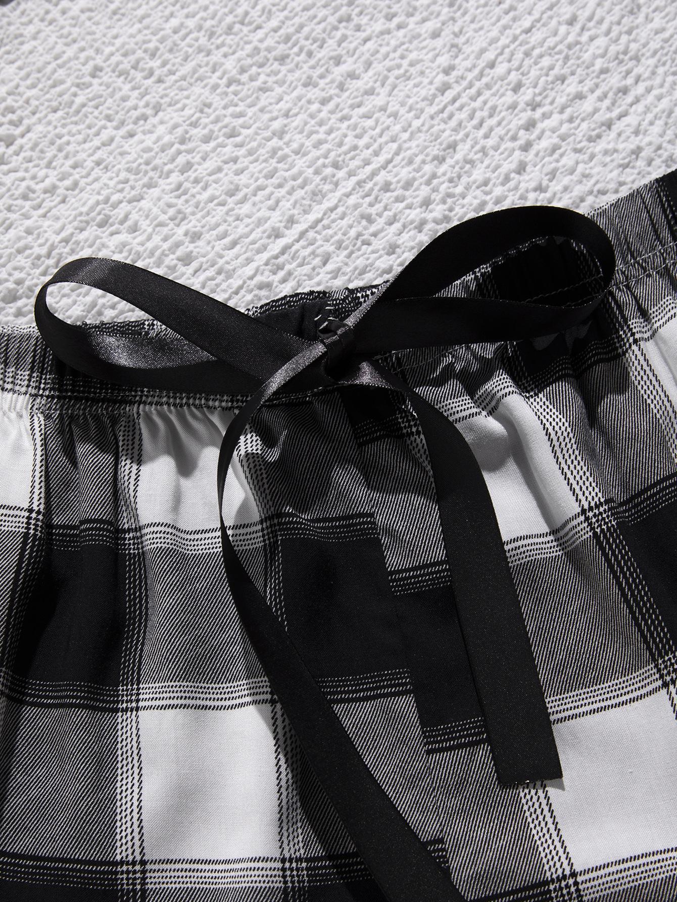 Conjunto de pijama de tirantes con cuello redondo y ribete de encaje de talla grande y pantalones cortos estampados