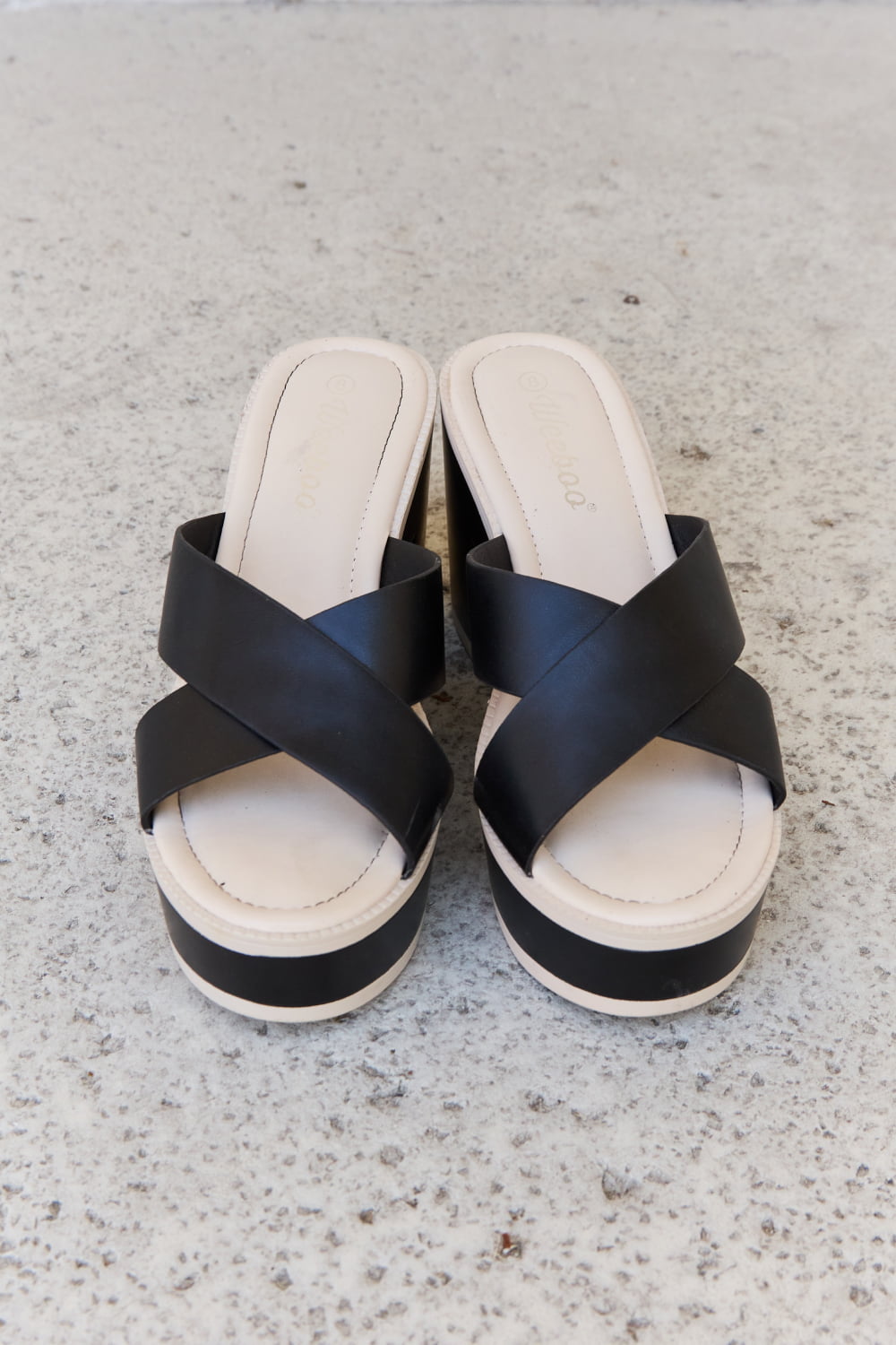 Sandalias negras con plataforma en contraste Cherish The Moments de Weeboo