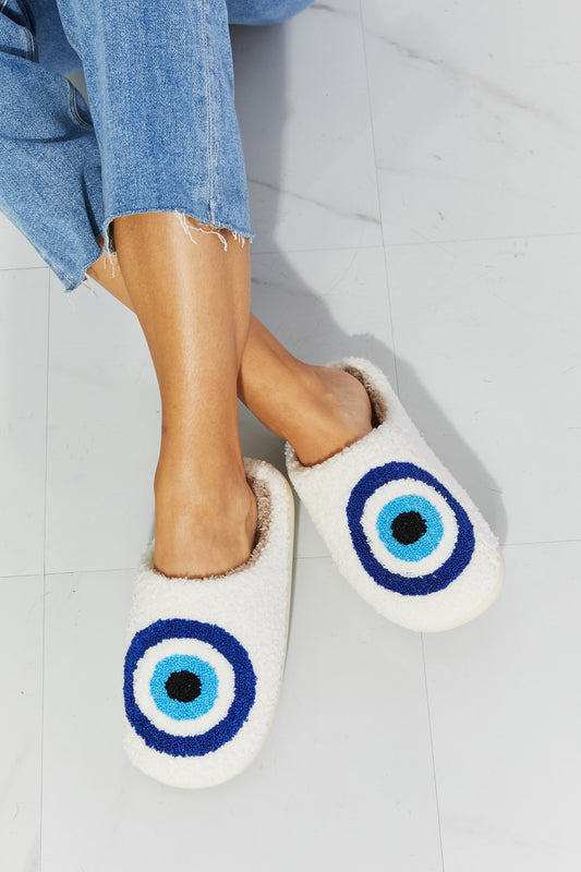 Pantuflas de felpa con ojos de MMShoes