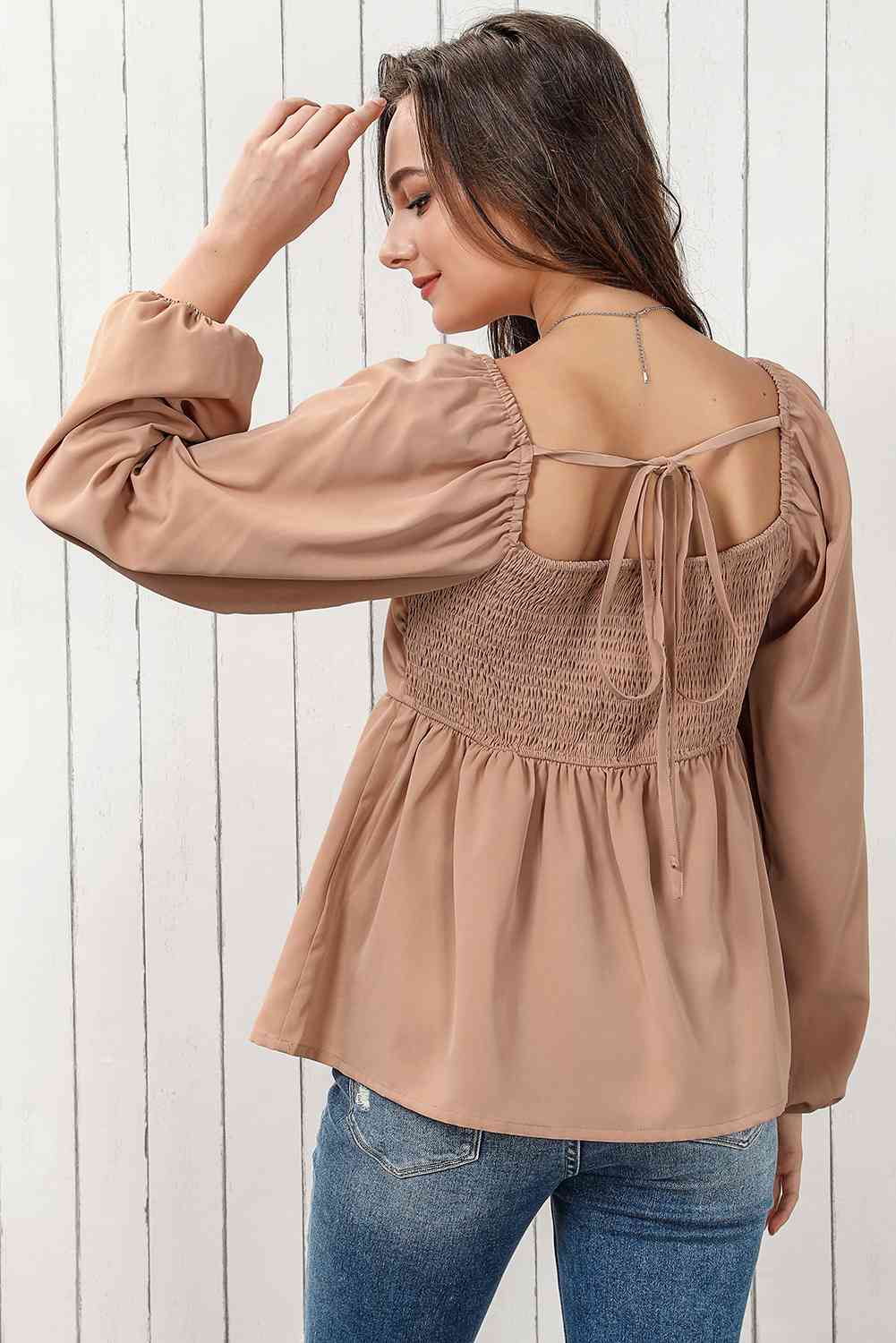 Blusa babydoll de manga larga fruncida con lazo en la espalda de doble toma