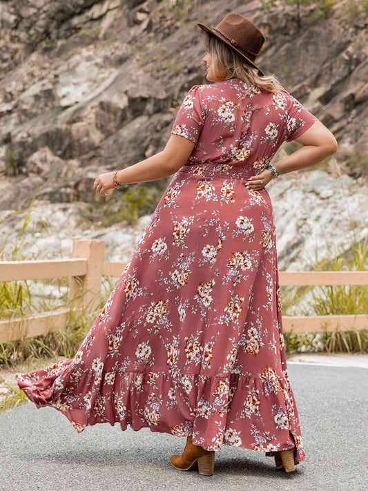 Vestido con dobladillo con volantes y abertura floral de talla grande