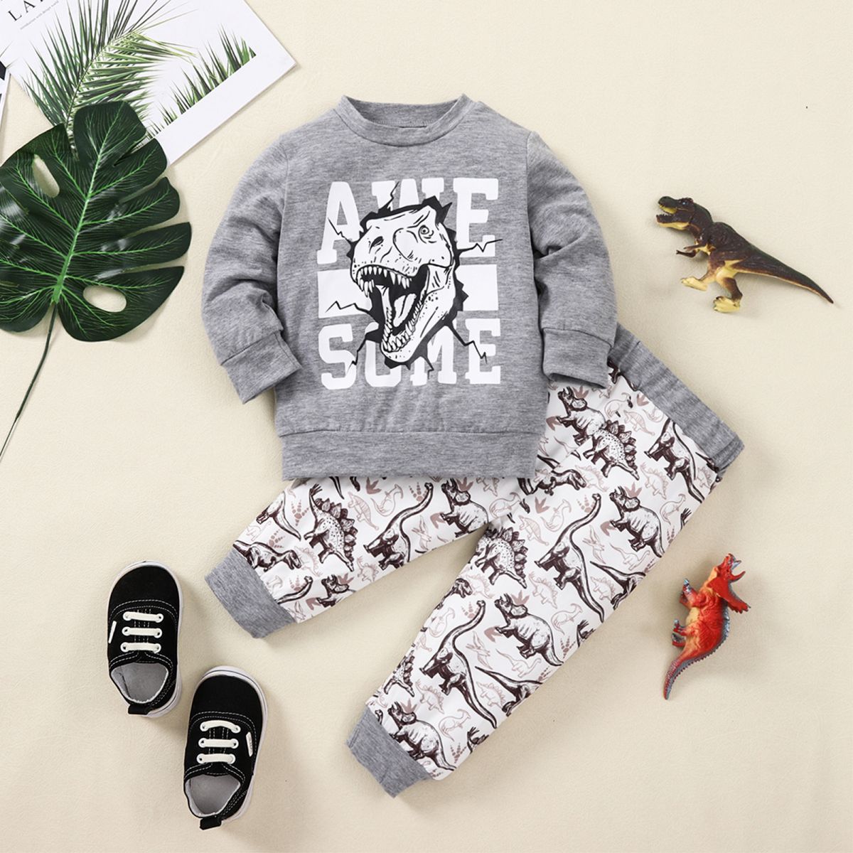 Conjunto de niños de sudadera con gráfico y joggers con estampado de dinosaurios